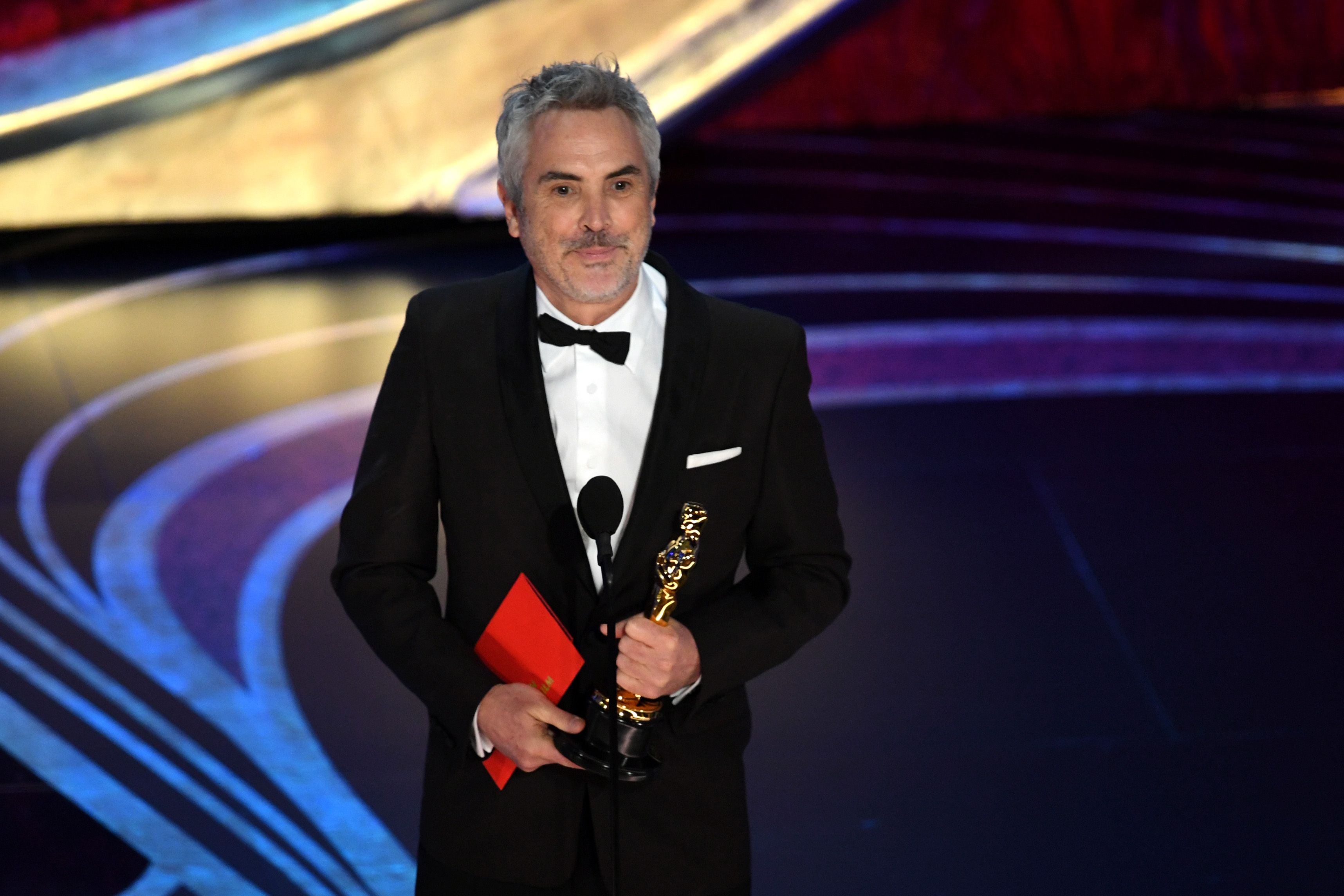 Оскар запись. Оскар 2019. Alfonso Cuaron 2019. Зеленый Оскар. Лучший Режиссер награда.
